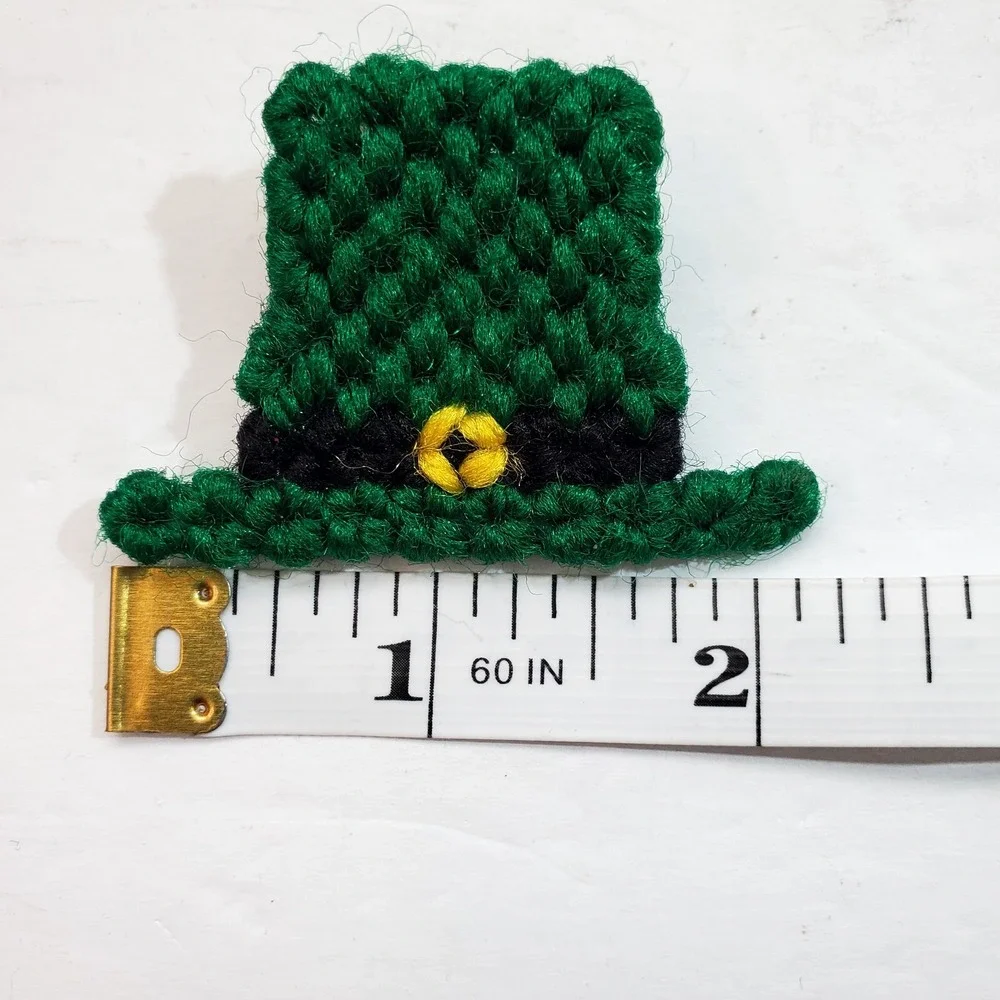 Lot of 2 St Patrick's Leprechaun Hat Shamrock Handmade Needlepoint Brooch Pins